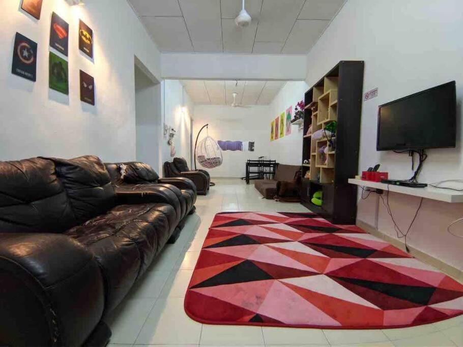 Homestay Delisha Parit Raja Uthm 外观 照片